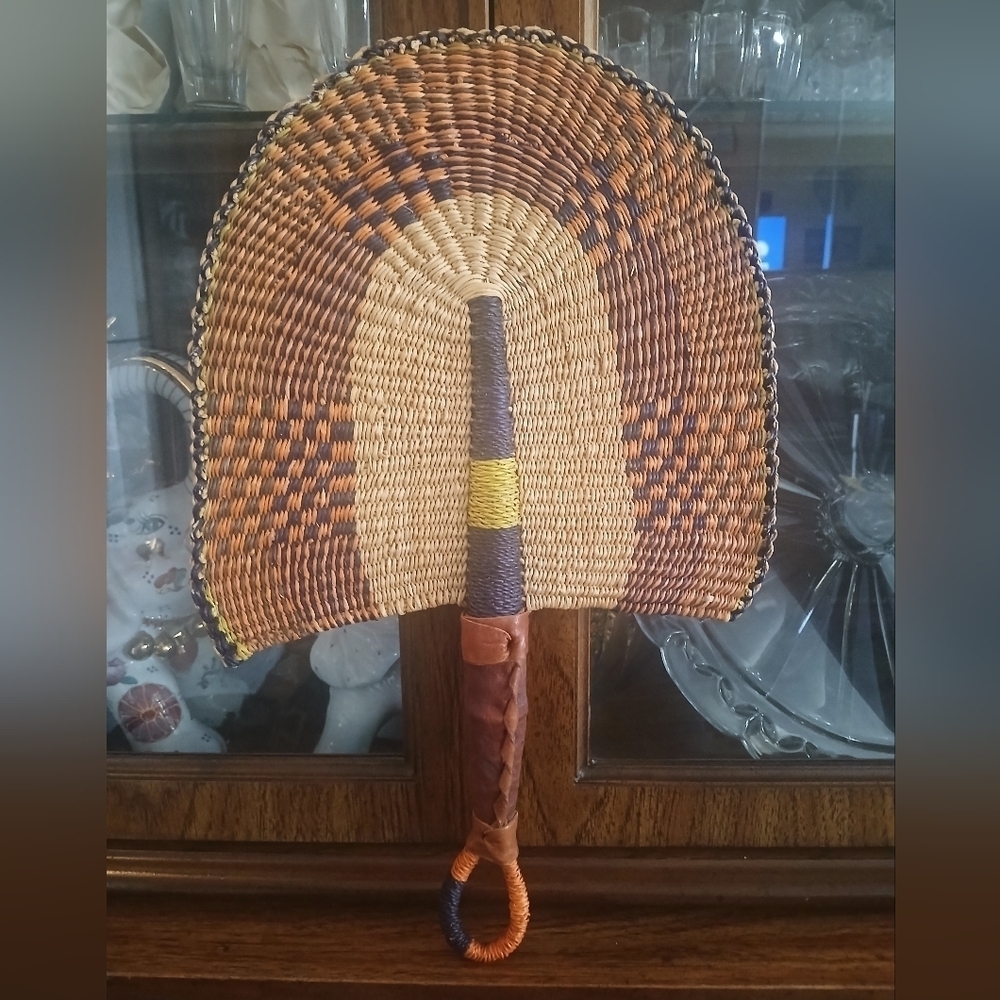 Hand Woven African Bolga Fan - Picture 2 of 5